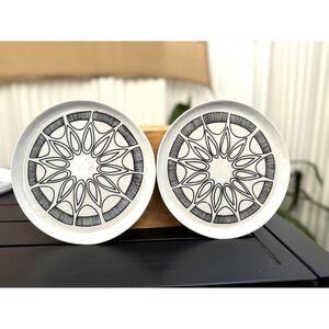 Crate & Barrel B&W Mercer Citrus Sunburst Porcelain Salad Desert Plates a Pair